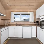 Cristine - 400m From The Sea By Interhome